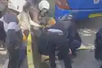 Pedangdut-Saipul-Jamil-diamankan-polisi-dari-halte-Jelambar.jpg