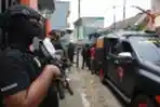 Rumah Tersangka Bom Bunuh Diri Makassar Digeledah Polisi
