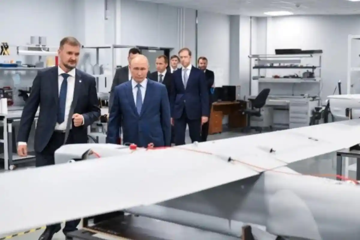 Rusia Rahasiakan Pabrik Drone di China untuk Serang Ukraina