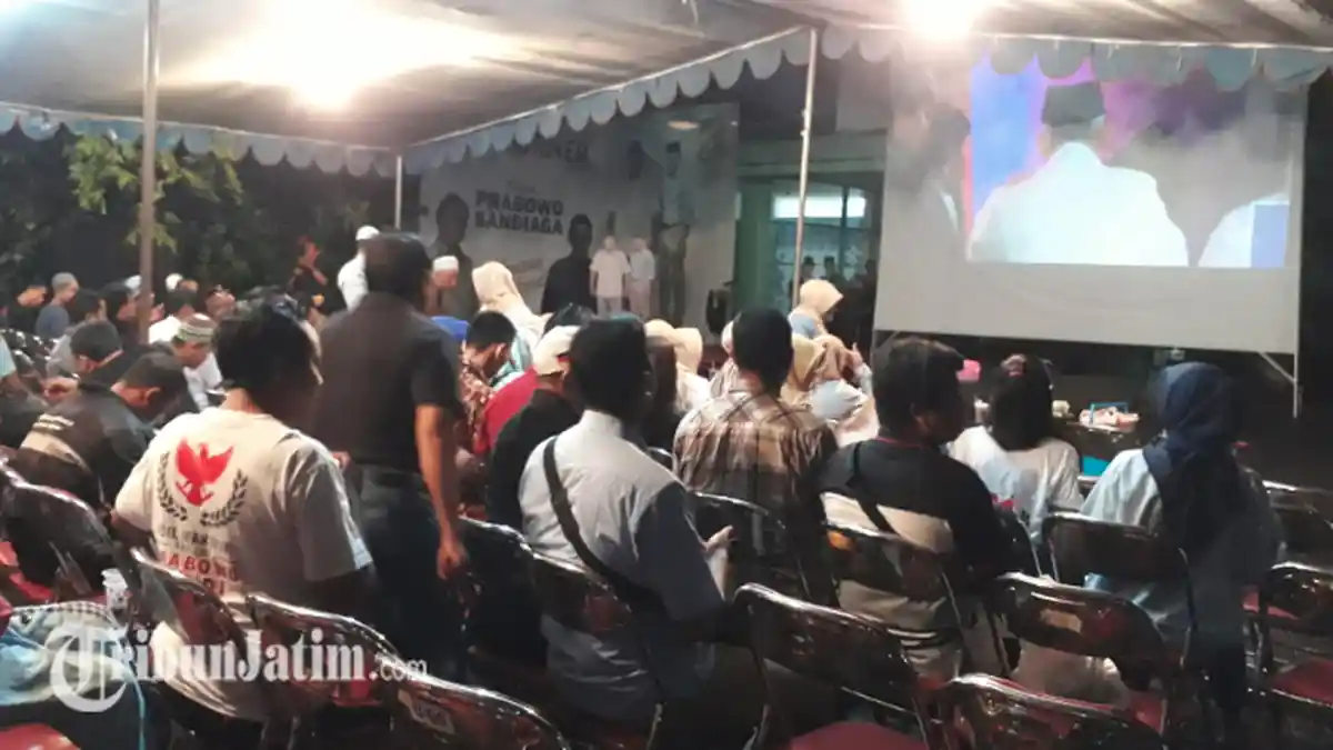 VIDEO: Suasana Jelang Nobar Debat Pilpres 2019, Di Posko BPP Prabowo - Sandi Jatim