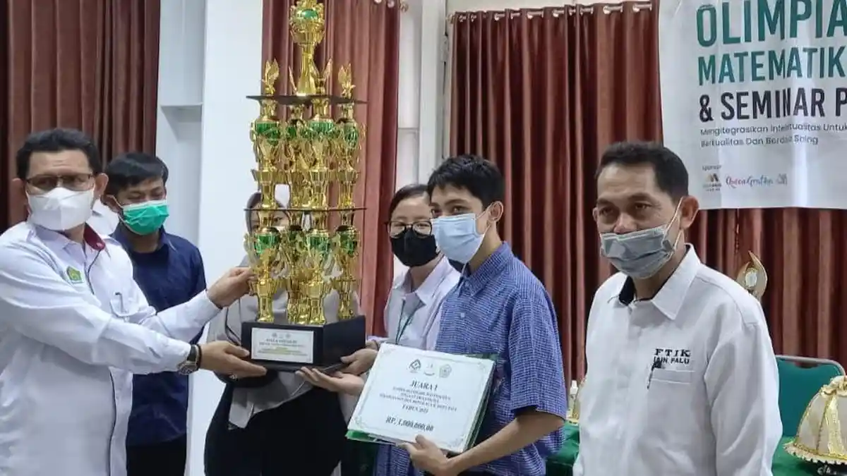 SMA AL Azhar Mandiri Palu Juara 1 Olimpiade Matematika UIN Datokrama Palu
