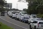 Jalan Menuju Puncak Macet