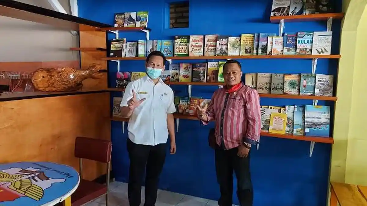 Ajak Masyarakat Gemar Membaca, Perpusda Belitung Timur Gandeng Warkop Ciptakan Pojok Baca