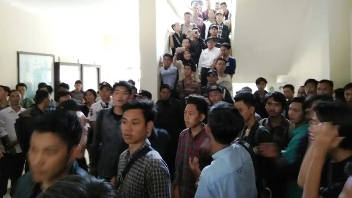 Mahasiswa UIN Raden Intan Bentrok Gara-gara Coblosan, Rektorat Sampai Turun Tangan