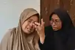 Tangis-Nurul-Khotimah-ibunda-atlet-naufal-yang-meninggal-di-rusia.jpg