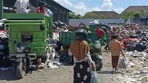 Sempat-Terjadi-Ketegangan-dan-Sampah-Membeludak-TPS3R-Sesetan-Bali-Pertimbangkan-Syarat-KTP.jpg
