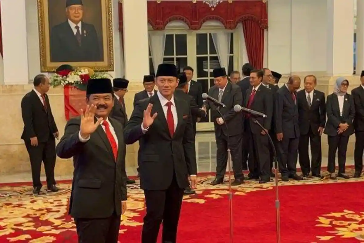Usai Lantik AHY jadi Menteri,  Jokowi Buka Peluang Reshuffle Lagi Disesuaikan Kebutuhan