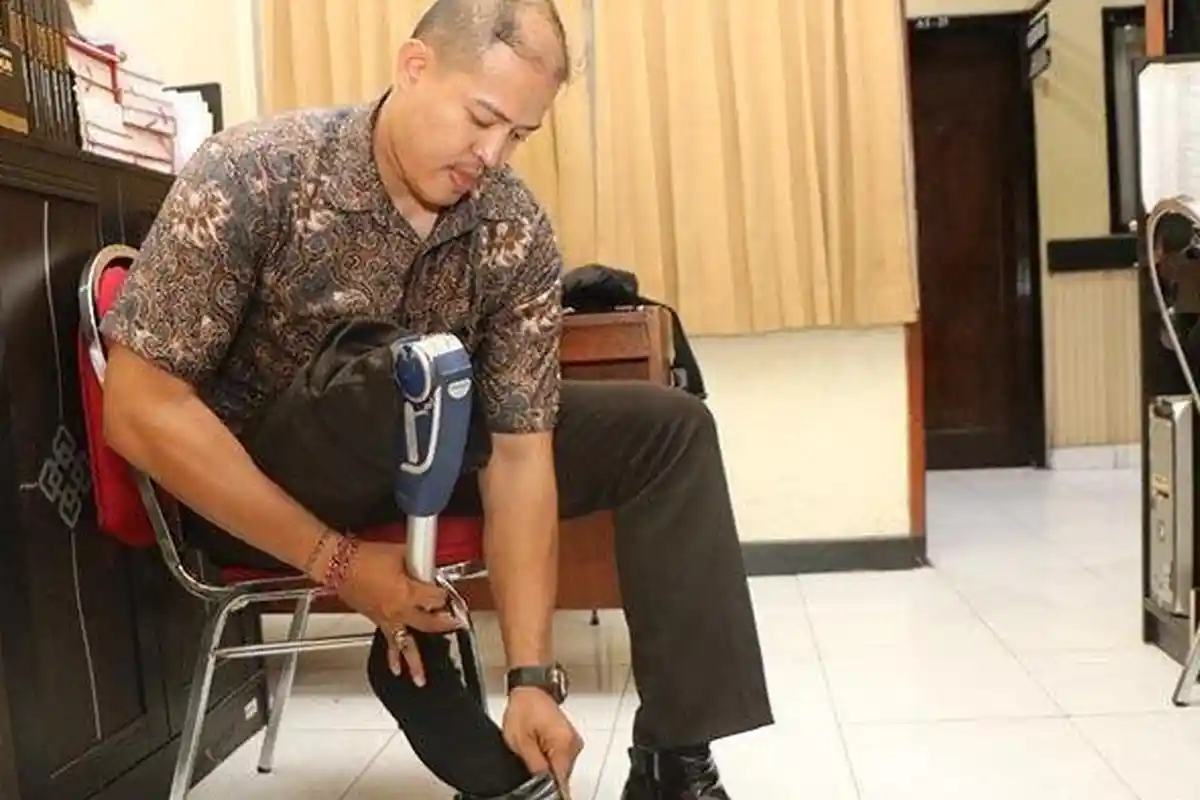 Kisah Aipda Andrew Maha Putra, Polisi Berkaki Palsu yang Berjibaku dalam Penangkapan Santoso
