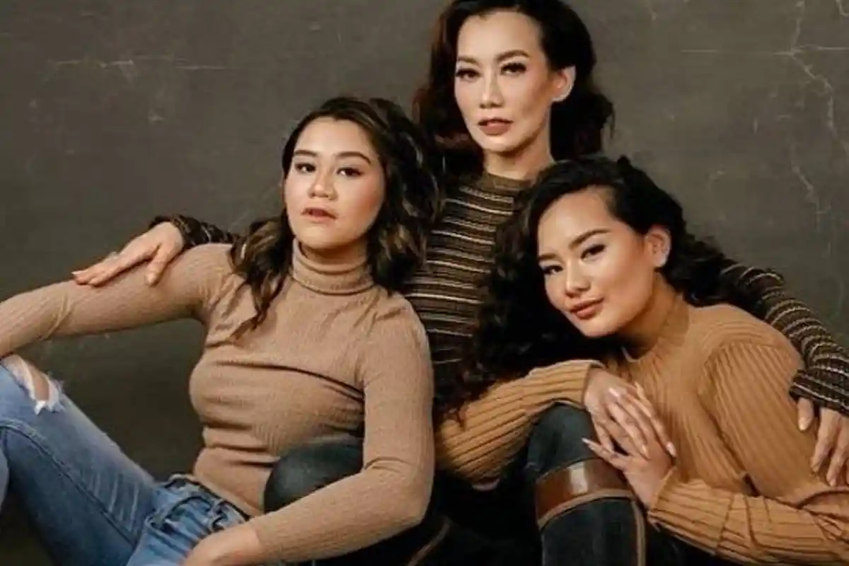 Besuk Reza Artamevia di Polda Metro Jaya, 1 Jam Lebih Bertemu, Aaliyah Massaid Lalu Buru-buru Pergi