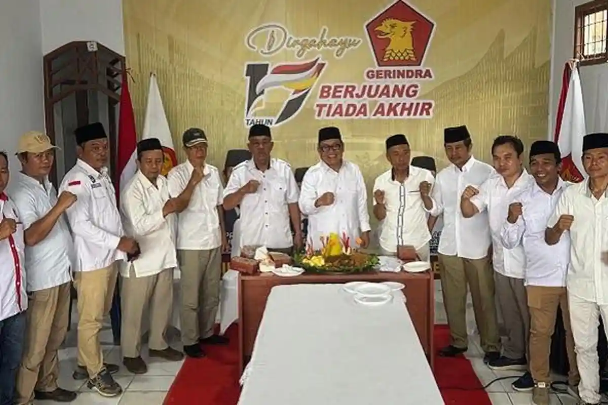Harmin Ramba Ucapkan Selamat ke Yusran Akbar-Syamsul Ibrahim saat Momen HUT ke-17 Gerindra di Konawe