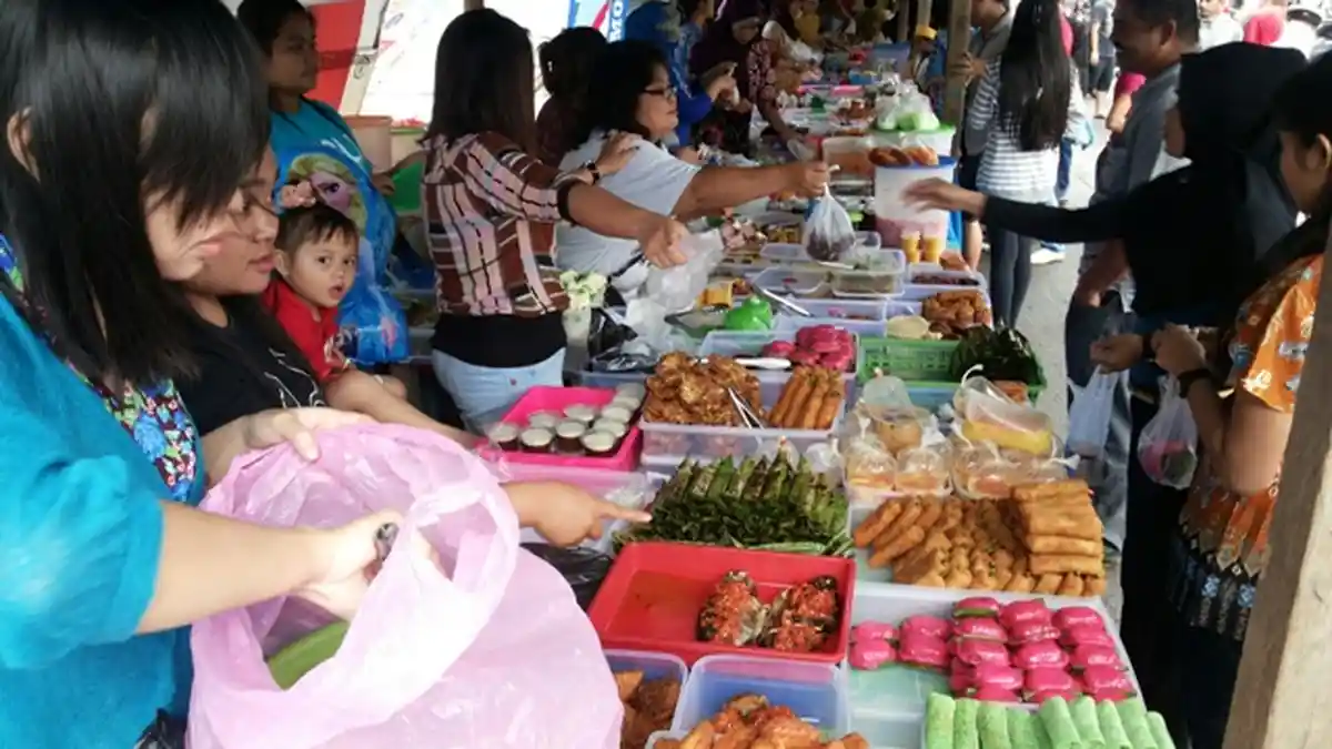 Pastikan Panganan Tak Mengandung Zat Berbahaya, BBPOM Periksa Sampel di Pasar Ramadan