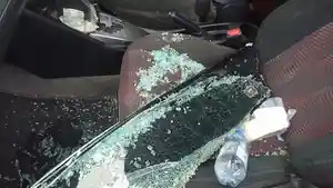 Pecah-kaca-mobil-karanganyar.jpg