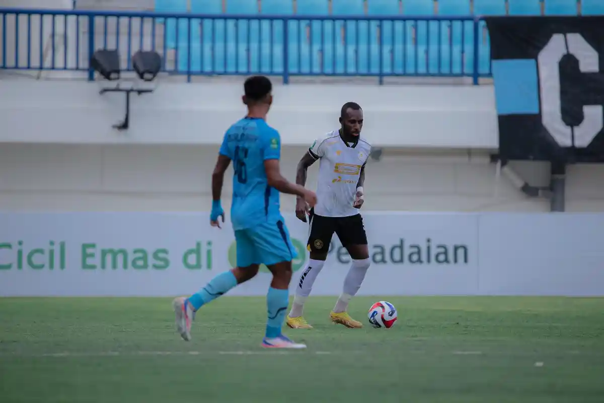 Persiku Kudus Tumbang 0-1 dari Persipura Jayapura Lewat Gol Penalti Kontroversial