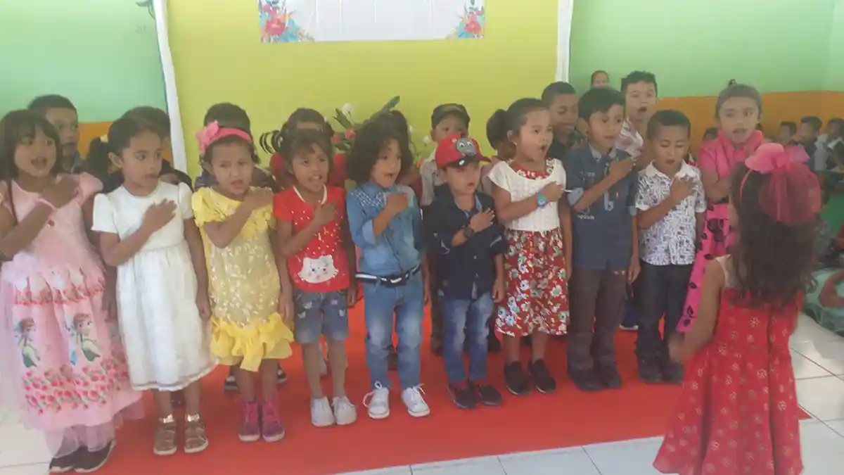 Aneka Kegiatan Mewarnai Pelepasan Siswa TK Pembina Ende