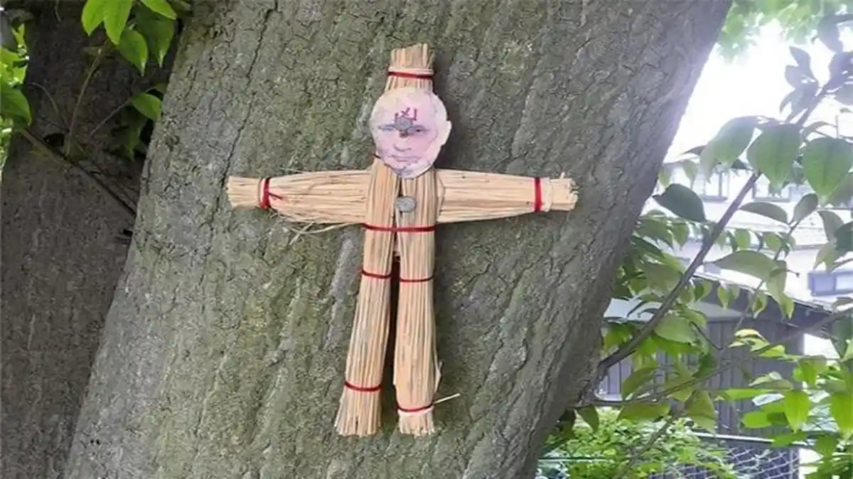 Putin Disantet pakai Boneka Jerami dari Jepang, Biar Rusia Menyerah dan Kalah Perang dengan Ukraina
