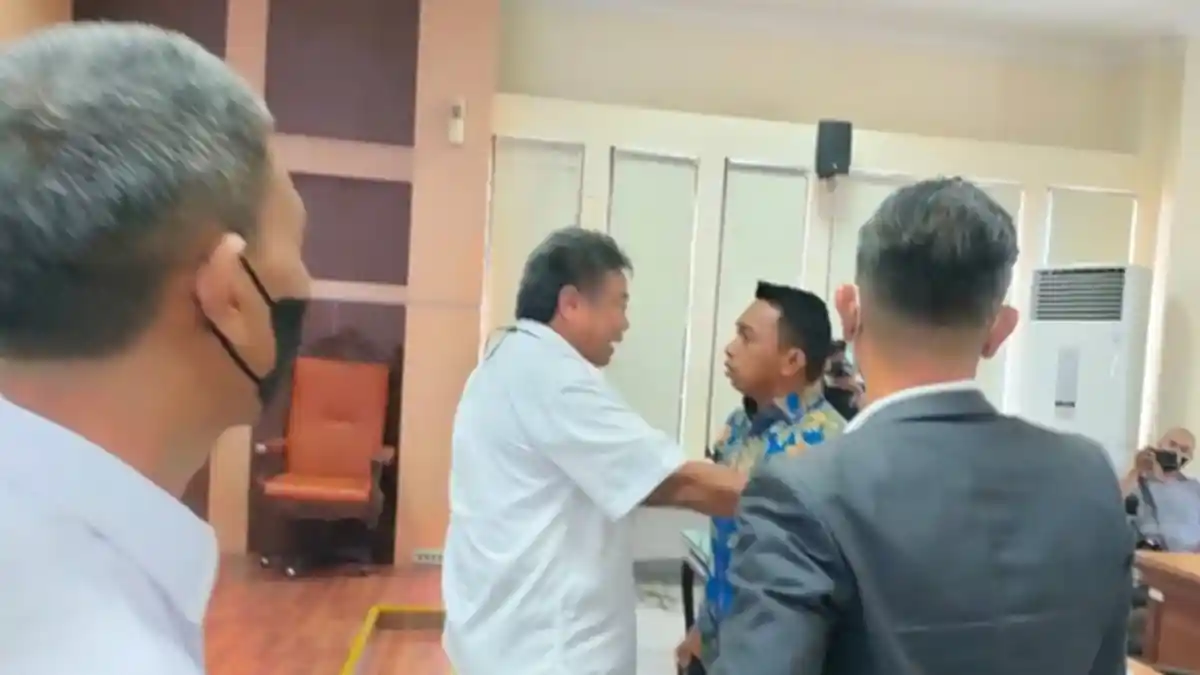 Memanas, 'Tak Ada yang Saya Takut' Wakil Ketua DPRD Sulsel Semprot Politikus Golkar di Rapat Intern