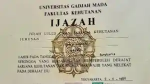 IJAZAH-JOKOWI-PALSU-Ijazah-Jokowi-yang-ditunjukkan-poli.jpg