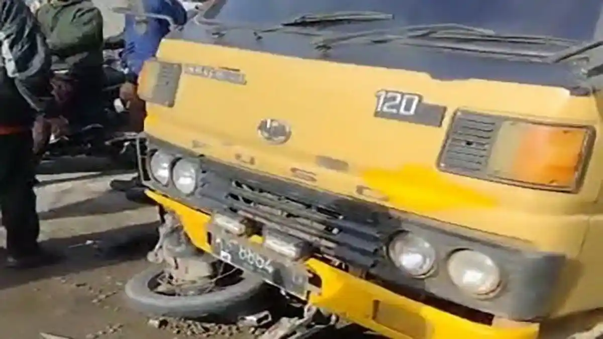 Kecelakaan Maut di Pontianak, Diduga Salip Kendaraan Lain Truk Tabrak Pemotor Hingga Tewas