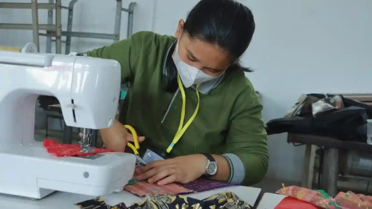 Pemkab Dairi Jadikan Produk Tenun Sebagai Souvenir, Ini Harapan Ketua Dekranasda Ny Romy Mariani