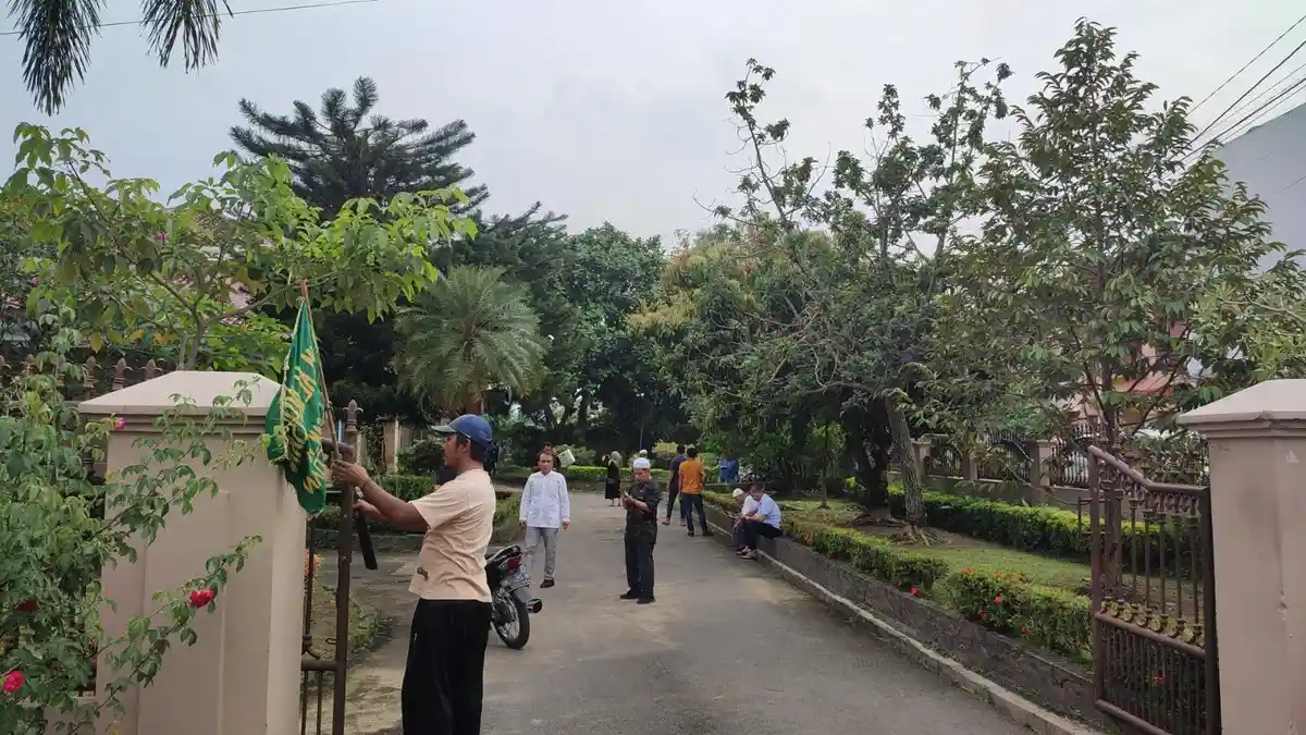 Suasana Rumah Duka Mantan Gubernur Sumut Syamsul Arifin di STM Medan, Mulai Ramai Pelayat