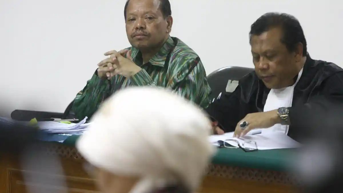 Casmadi, Bekas Sopir Sutan Bhatoegana Dititipi Bungkusan Berwarna Coklat