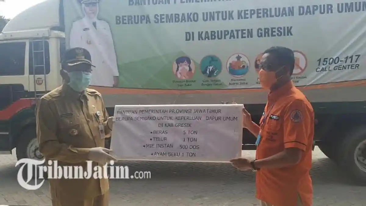Jelang PSBB Gresik, Bupati Sambari Terima Bantuan Sembako Pemprov Jatim Buat Warga Terdampak Corona