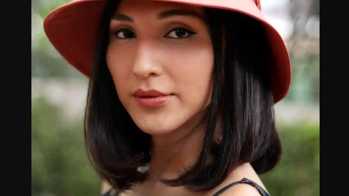 Ketuk Kamar Orangtua, Dena Rachman Bilang Ingin Jadi Transgender ...