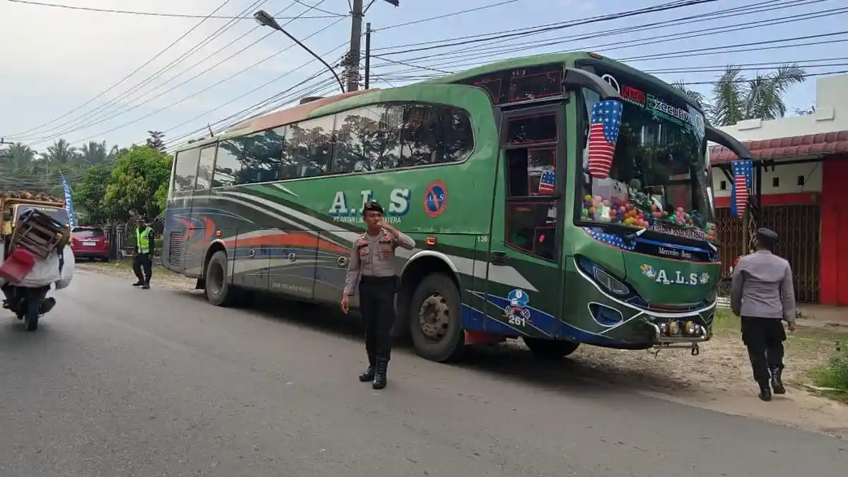 Polres Palas Test Urine Para Pengemudi Angkutan Umum