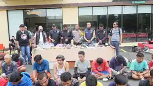 jateng/Polisi-tangkap-26-orang-saat-gerebek-Kampung-Bahari.jpg