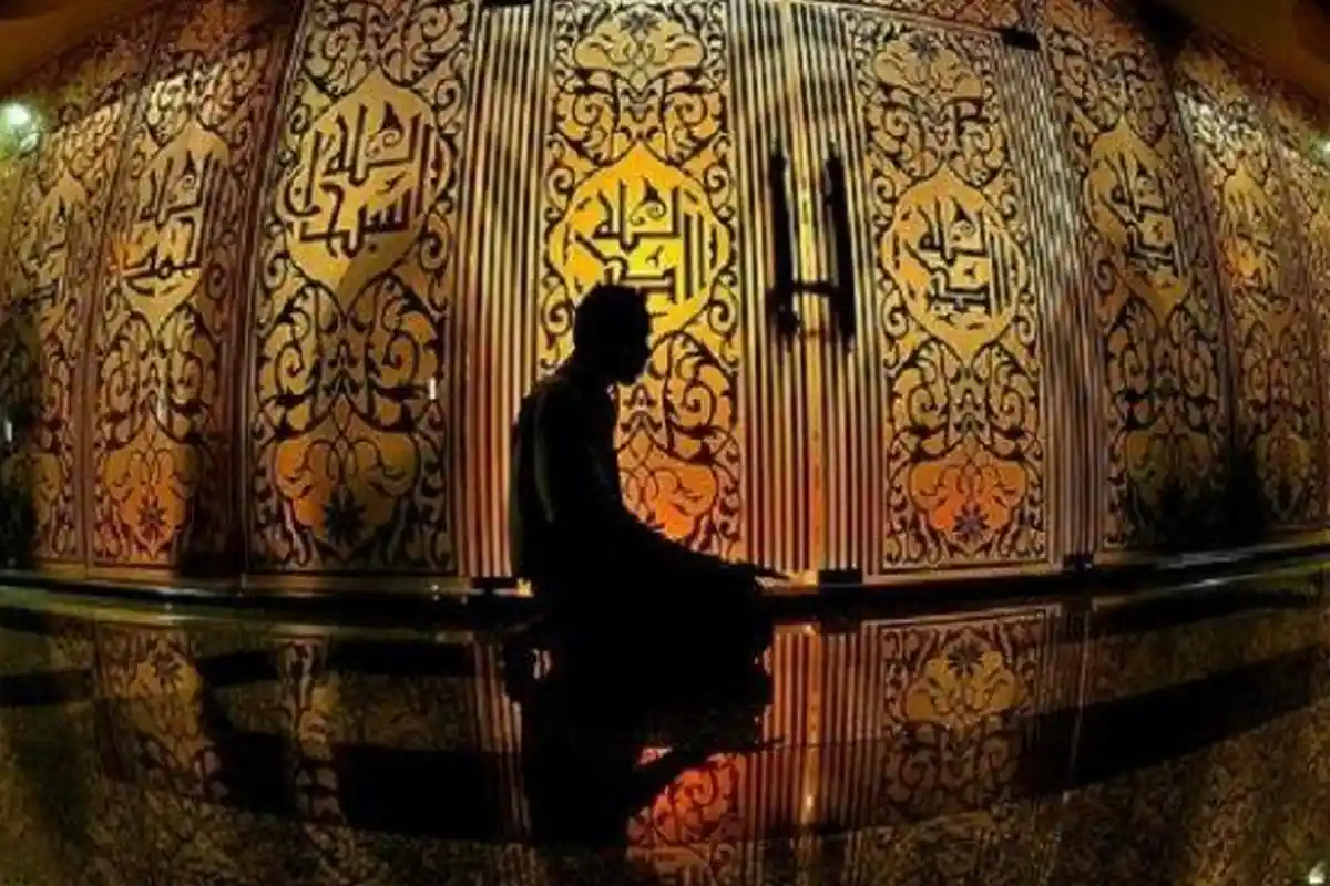 NIAT Shalat Lailatul Qadar Lengkap Doa dan Amalan Sesuai Sunnah, Kapan Turun Malam Lailatul Qadar?