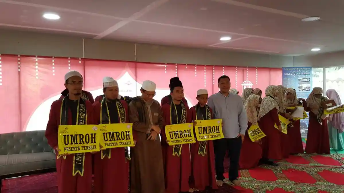 Jelang Ramadan, Ekonom Deni Daruri Gelar Wisuda Penghafal Alquran