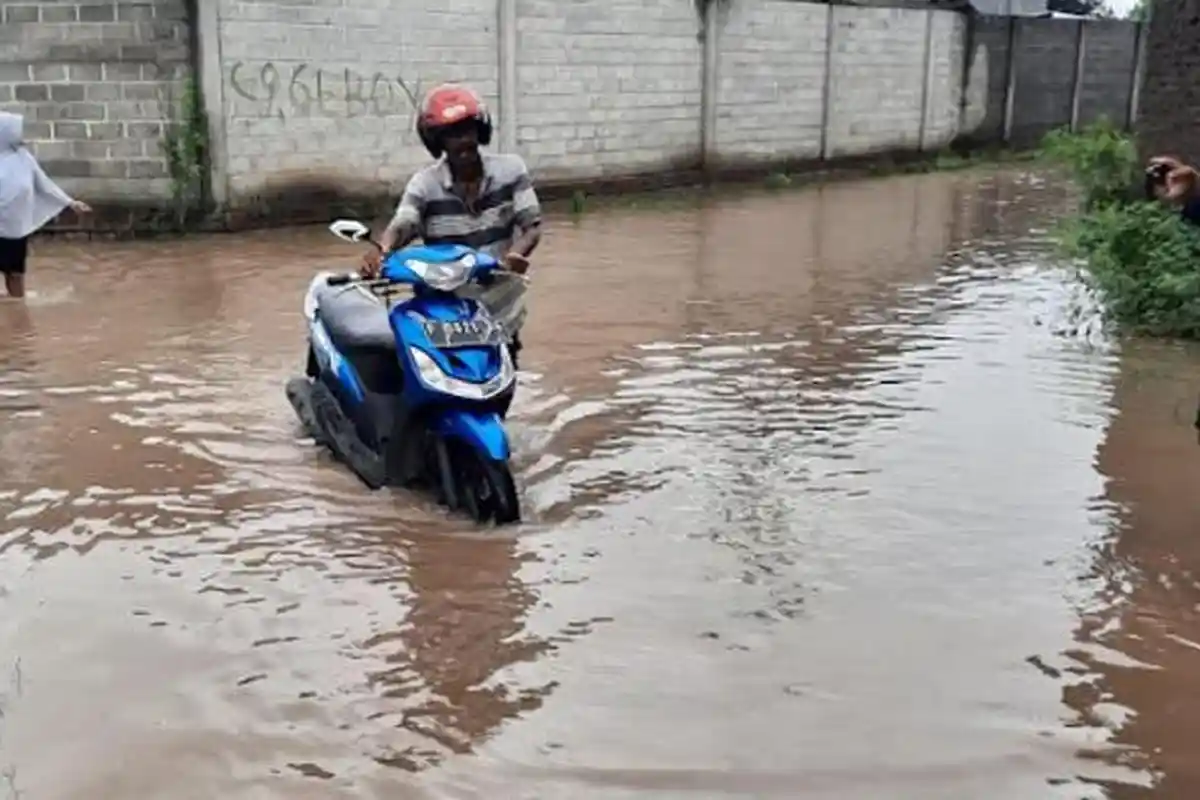 Hujan Deras Semalaman, Satu Desa di Situbondo Giliran Terendam Banjir Hampir 1 Meter