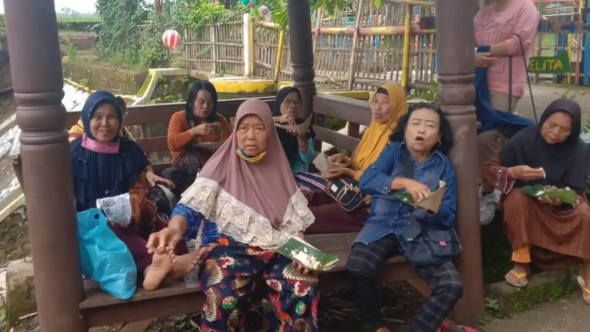 Libur Tahun Baru, Pengunjung Serbu 23 Tumpeng Gratis di Embung Setumpeng Boyolali