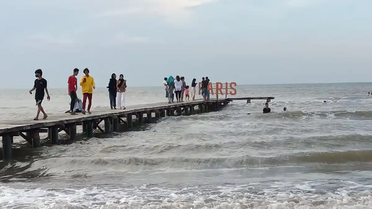 Masih PPKM Level 3, Objek Wisata Paris di Indramayu Tetap Ramai Dipadati Wisatawan