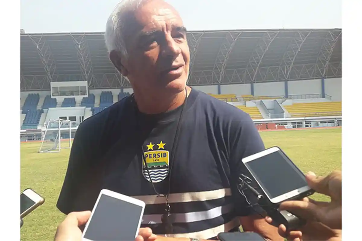 Mario Gomez Akan Buang Lima Pemain Persib Bandung