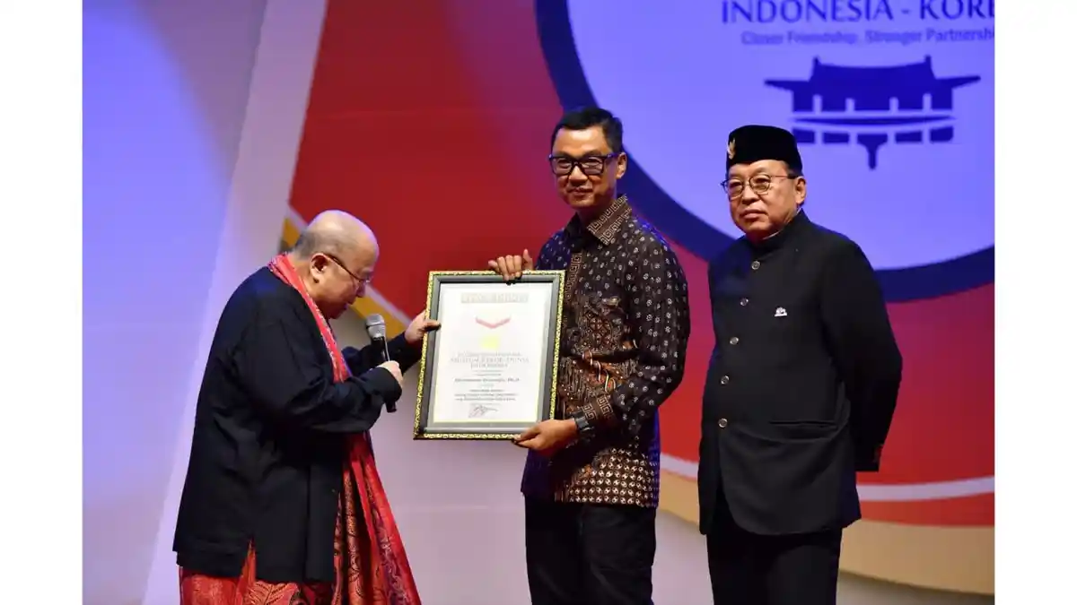 Jadi Tokoh Inspiratif Dunia, Biografi Jokowi Tulisan Dirut PLN Terbit di Korea