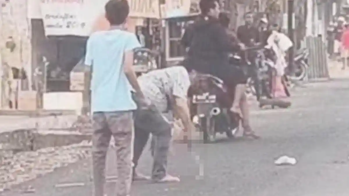 Pria Pemegang Celurit di Bangkalan Ternyata Baru Disabet Saat Berkendara, Polisi Masih Pelit Bicara