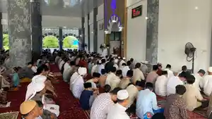 Shalat-ied-di-Masjid-Agung-Wakil-Bupati-Mukomuko-berikan-pesan.jpg