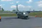 Pesawat-Casa-TNI-AU-yang-membawa-garam-sebanyak-8-kwintal_1.jpg