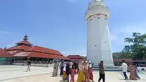 Foto-Masjid-Agung-Banten-Lama-Jelang-Ramadan.jpg