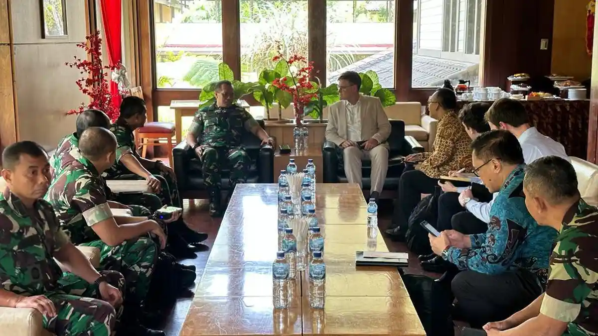 Mengejutkan, Diplomat Selandia Baru dan Staf Kemenlu RI Mendadak ke Timika