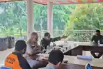Rapat-evaluasi-penanganan-gunung-ibu.jpg