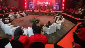 Suasana-forum-RedTalks-di-Dyandra-Convention-Center-Surabaya-Jawa-Timur-Sabtu-22112025.jpg