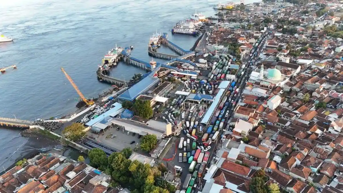 Kemacetan Menuju Pelabuhan Ketapang Banyuwangi Makin Parah, Gapasdap Desak Penambahan Dermaga
