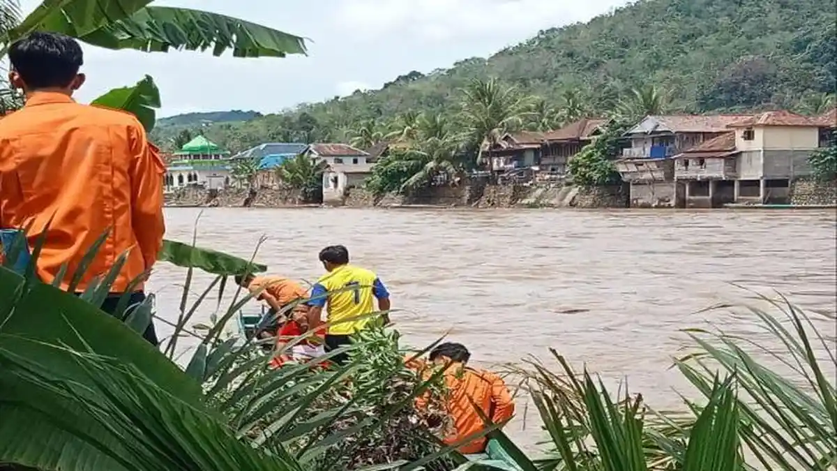 Perahu Ketek Karam Saat Hendak Mancing di Sungai Kutu Malam Hari, Sahri Warga Jambi Hilang