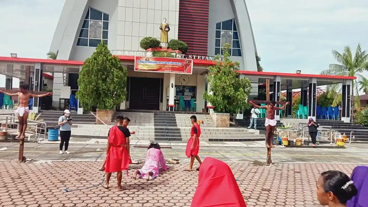 Jumat Agung Jadi Pengobat Rindu Umat Katolik Beribadah di Gereja