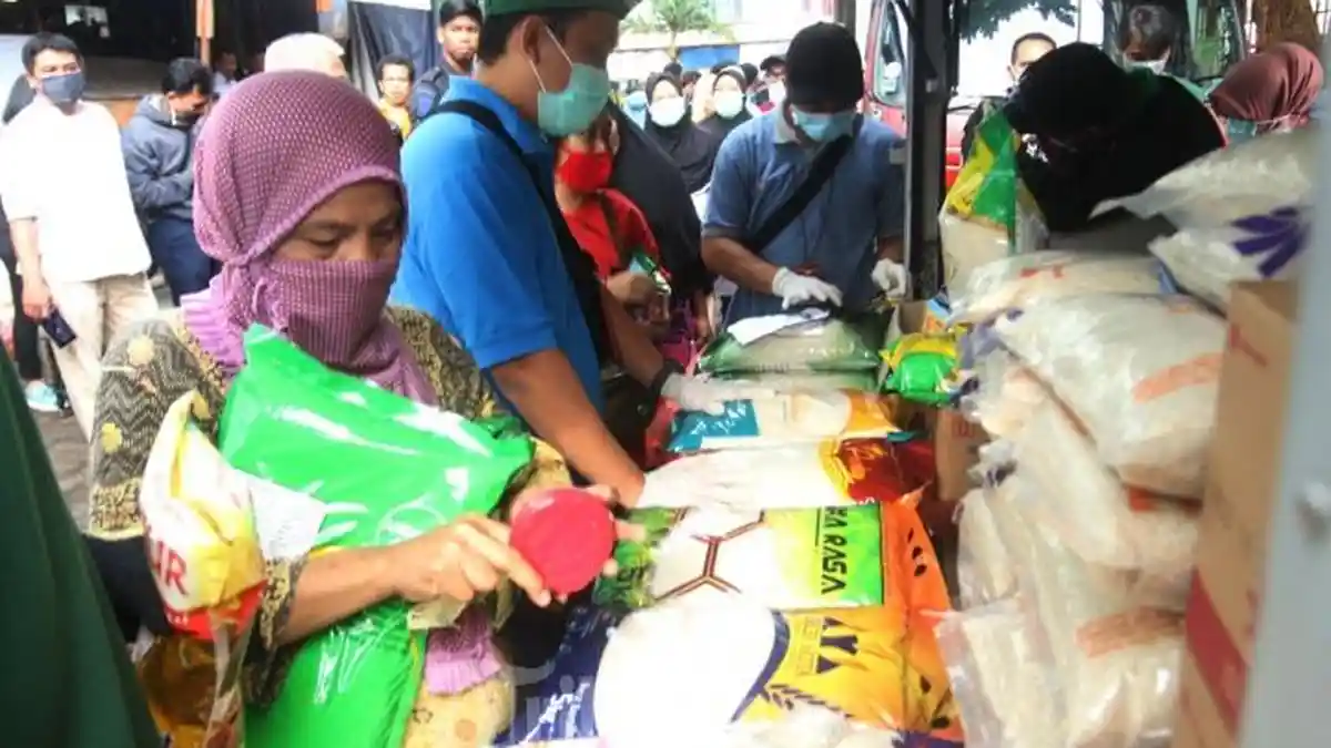 Merasa Tak Layak, Warga Kembalikan Paket Sembako Bansos PSBB DKI: Masih Mampu dan Punya Persediaan