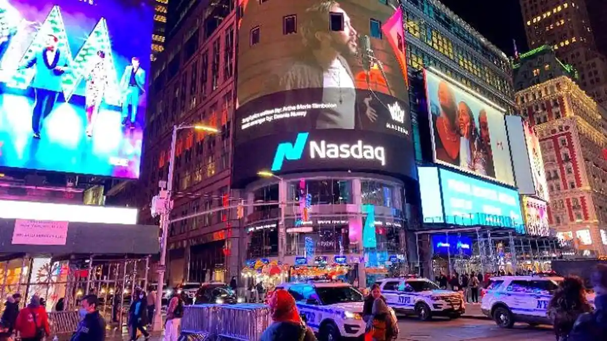 VIDEO Klip Single Terbarunya Diputar di Layar Raksasa New York, Maruli Tampubolon: Seperti Mimpi