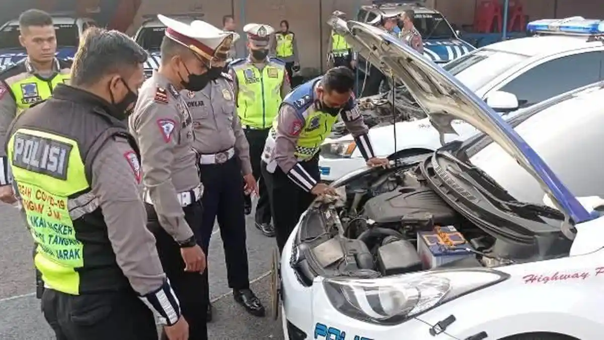 Pastikan Aman Berkendara, Satlantas Polres Blora Cek Sarpras Kendaraan Dinas Anggota