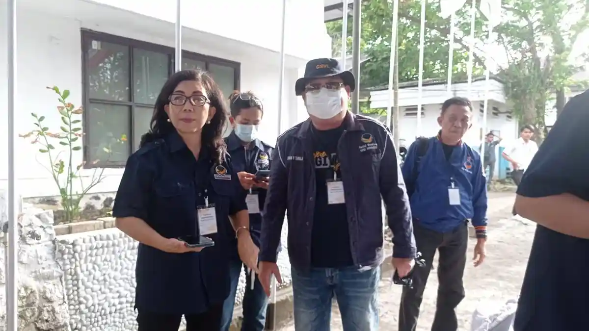Paula Amelia Runtuwene Pimpin Partai Nasdem Manado Mendaftar di KPU